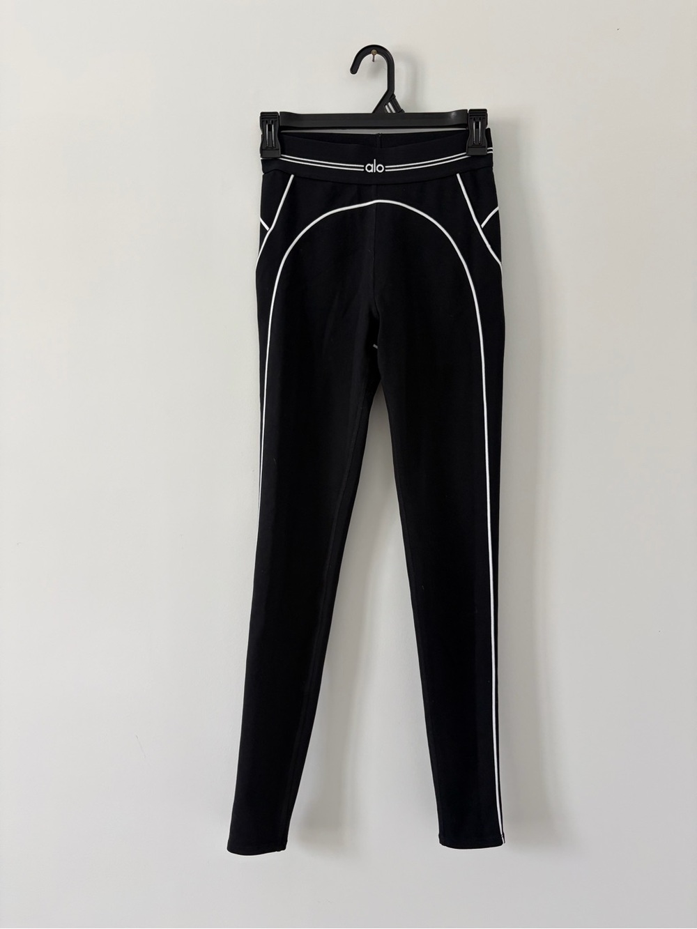 ALO Yoga Airbrush High Waist Heart Throb Leggings 28in Black White XS